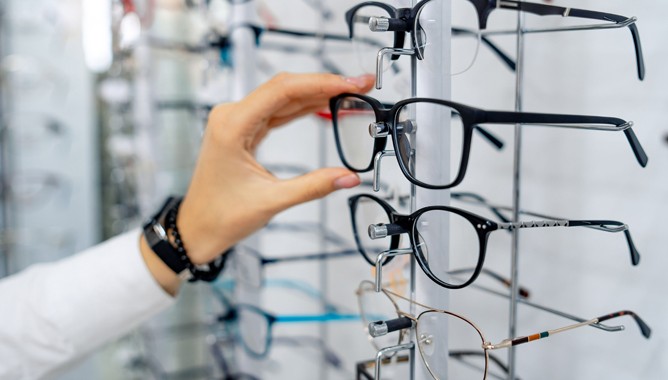 Collections of Eyeglasses in Buffalo and Rochester, NY
